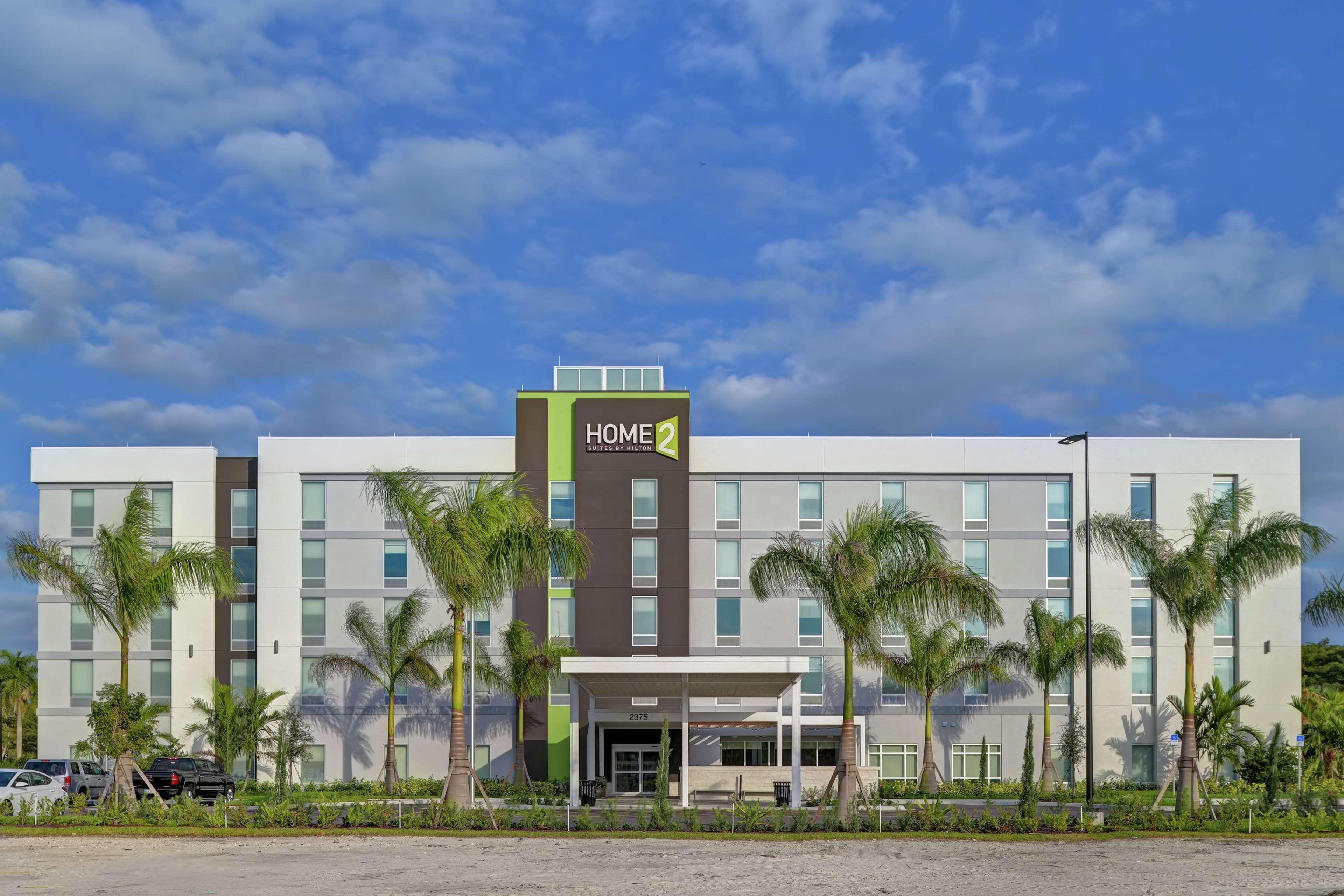 Home2 Suites By Hilton West Palm Beach Airport Cloud Lake Exterior foto