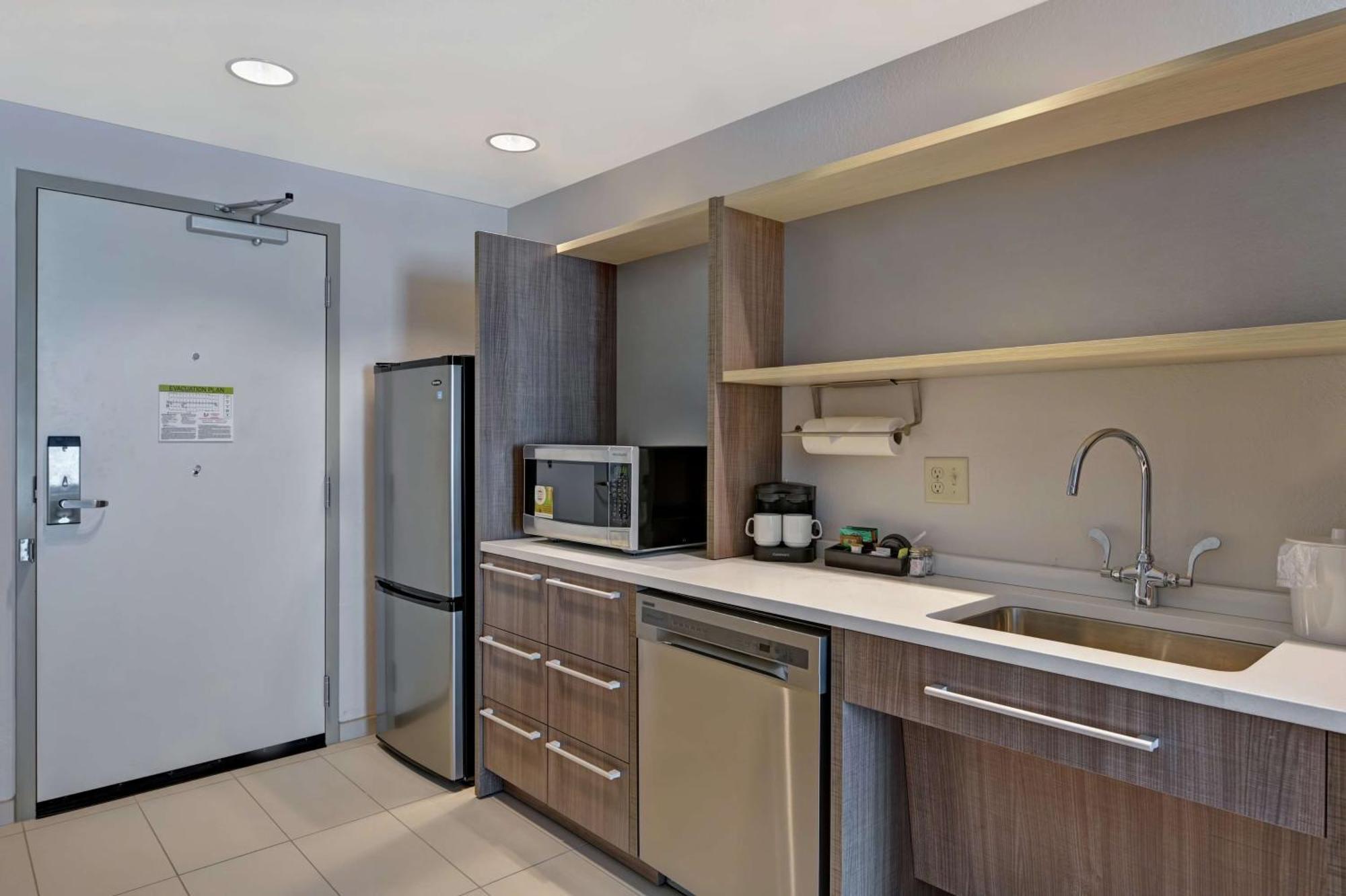 Home2 Suites By Hilton West Palm Beach Airport Cloud Lake Exterior foto