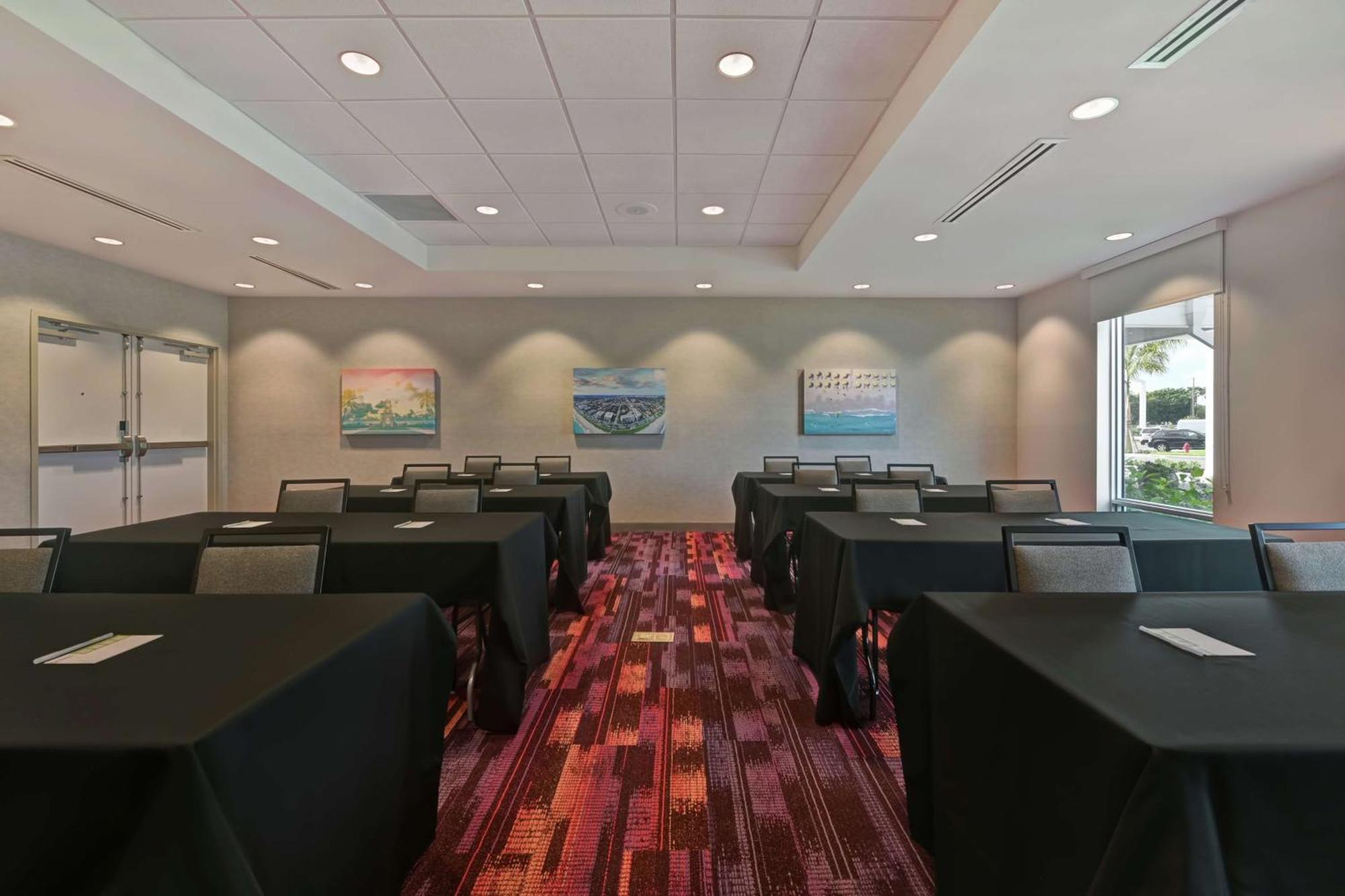 Home2 Suites By Hilton West Palm Beach Airport Cloud Lake Exterior foto